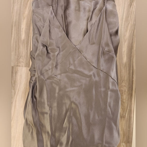 EMPRY BEE 100% Silk Imported size Large - Picture 3 of 10